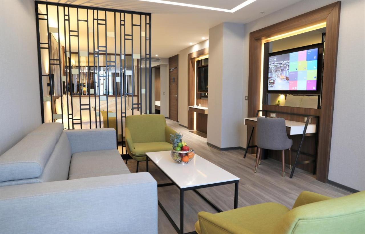 Limak Skopje Luxury Hotel Kültér fotó Suite
