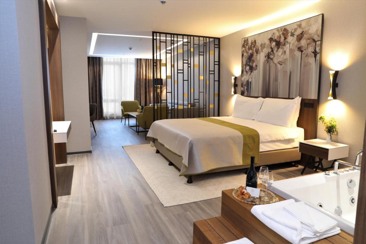 Limak Skopje Luxury Hotel Kültér fotó A suite at the hotel