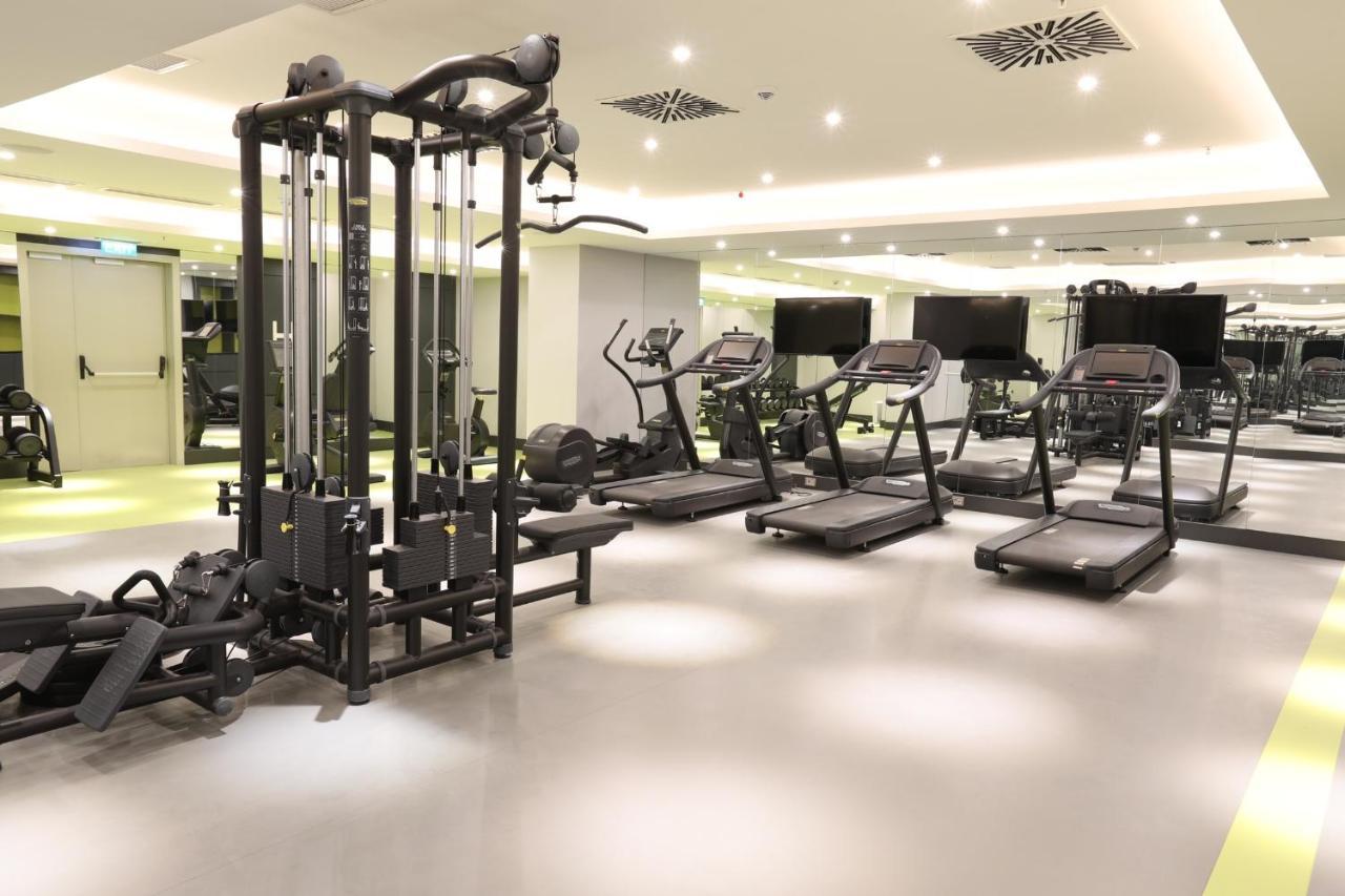 Limak Skopje Luxury Hotel Kültér fotó The gym at the hotel