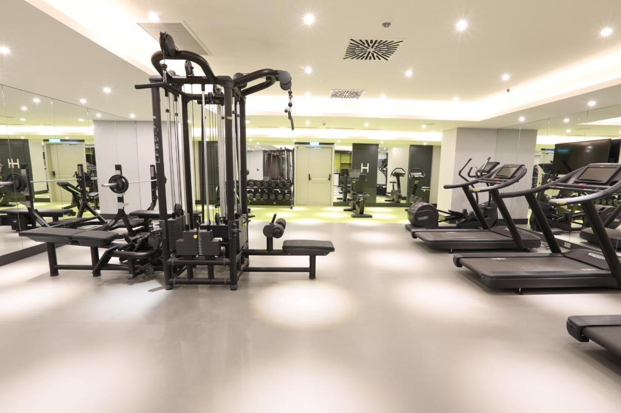 Limak Skopje Luxury Hotel Kültér fotó The gym at the hotel
