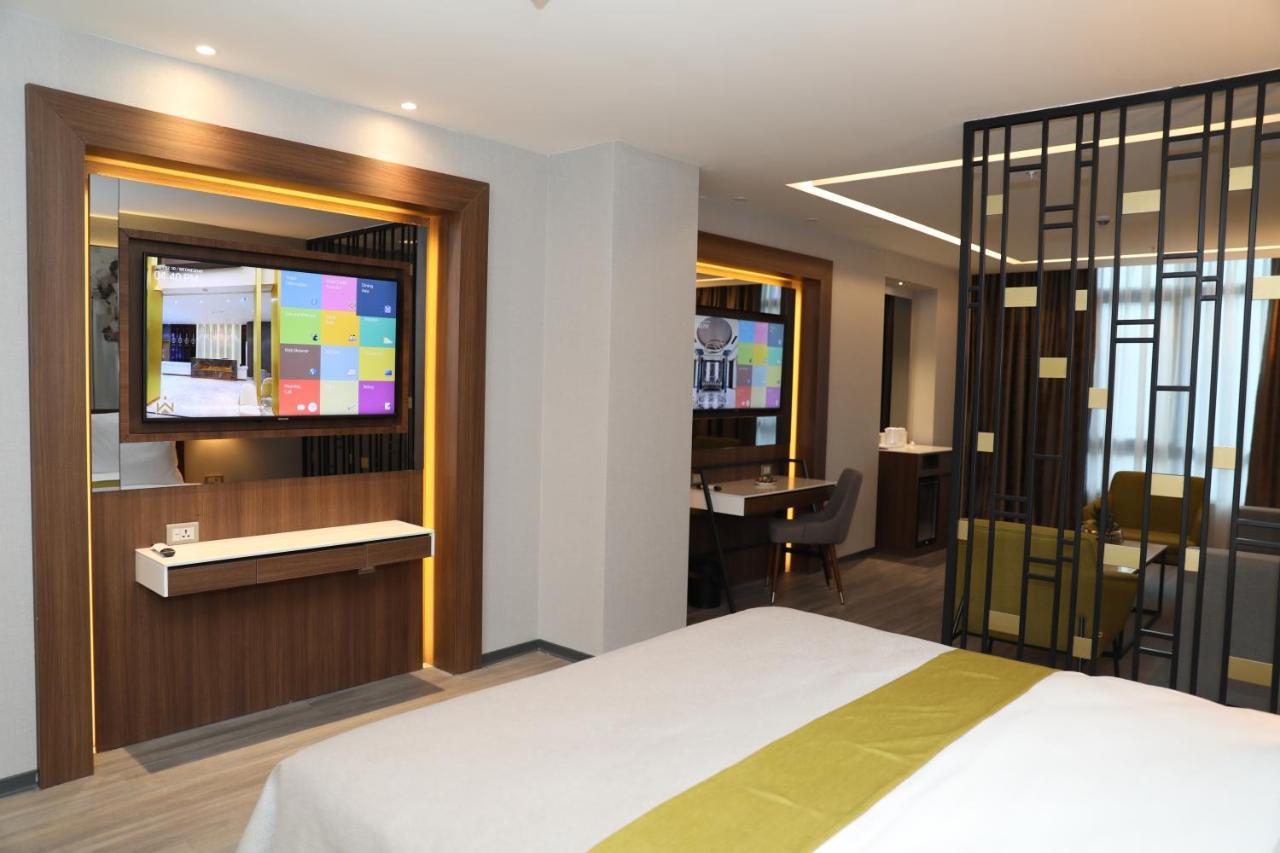 Limak Skopje Luxury Hotel Kültér fotó Suite