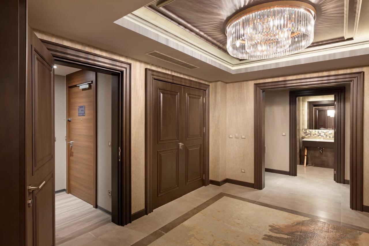 Limak Skopje Luxury Hotel Kültér fotó Interior of a suite
