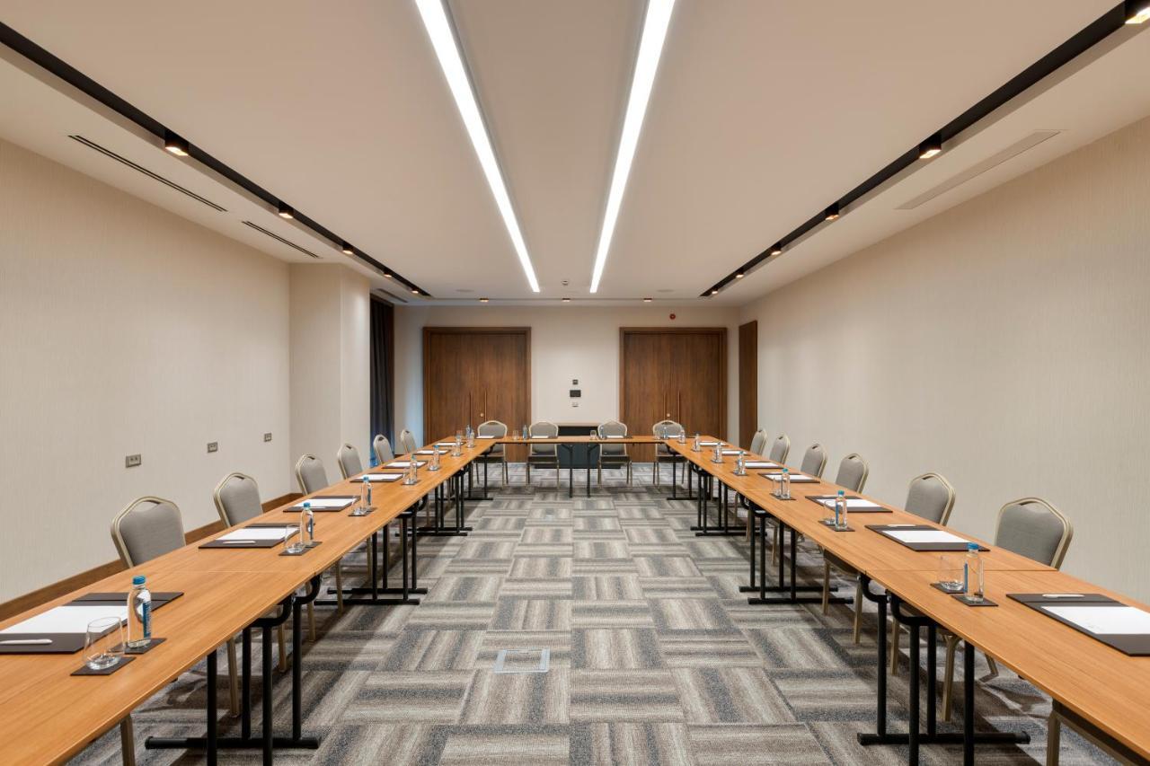 Limak Skopje Luxury Hotel Kültér fotó Meeting room