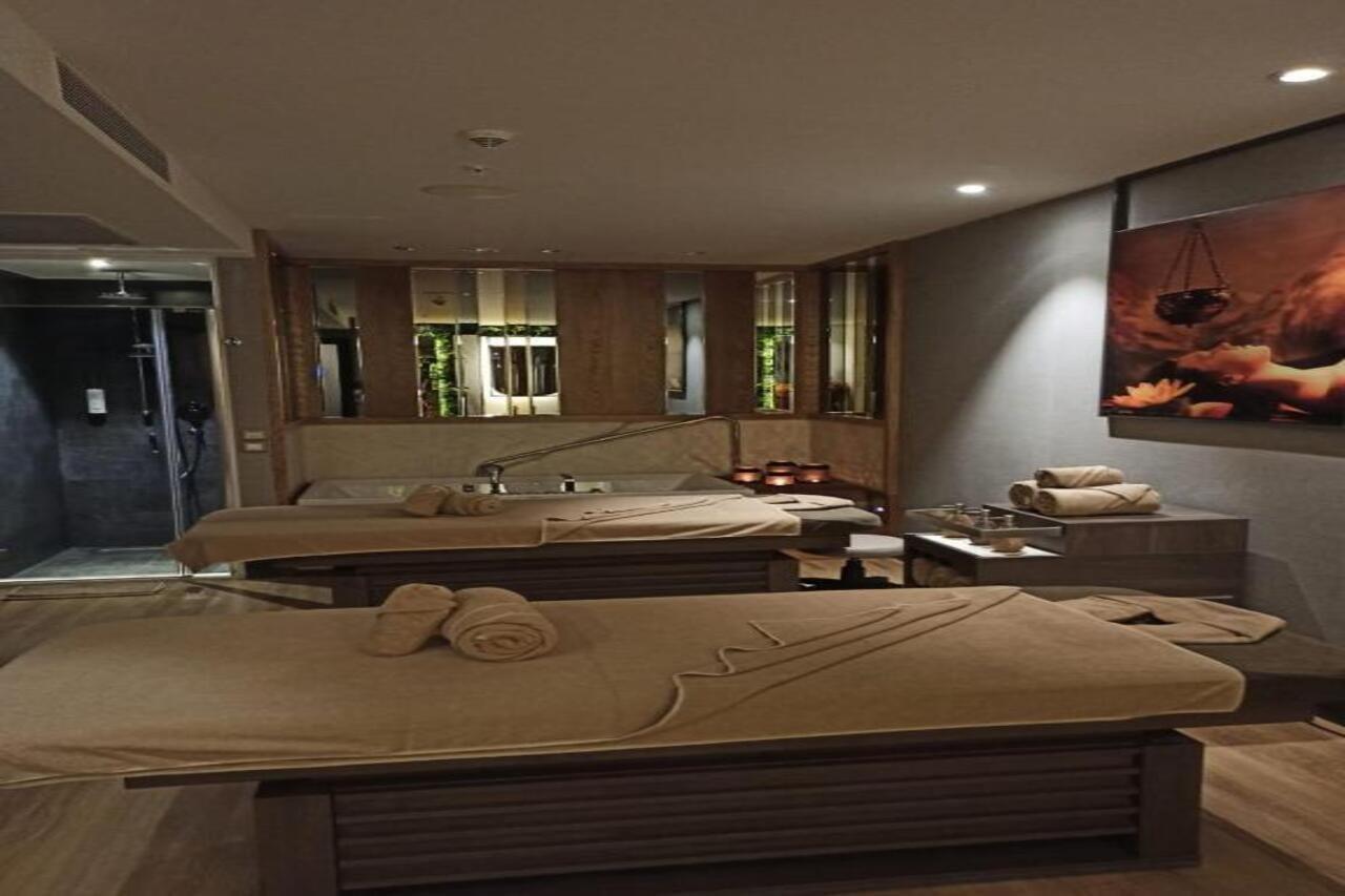 Limak Skopje Luxury Hotel Kültér fotó Spa at the hotel